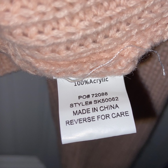 Pink sweater - Picture 2 of 2